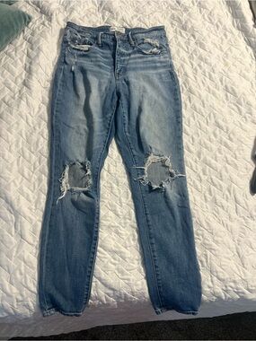 BKE Women's Light Blue Distressed Boyfriend Jeans